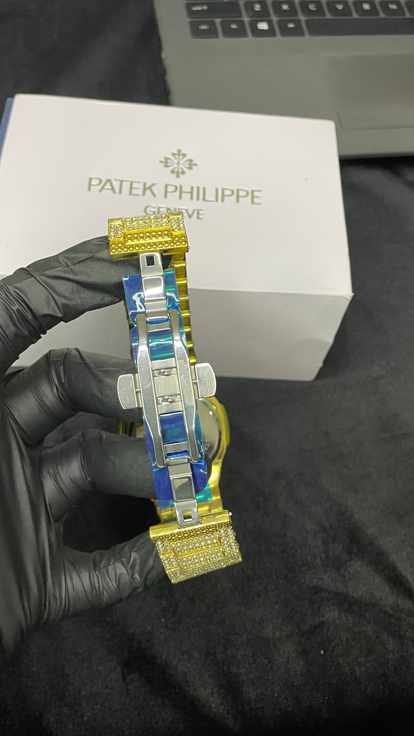 PATEK PHILLIPE (DIAMOND-GOLD)
