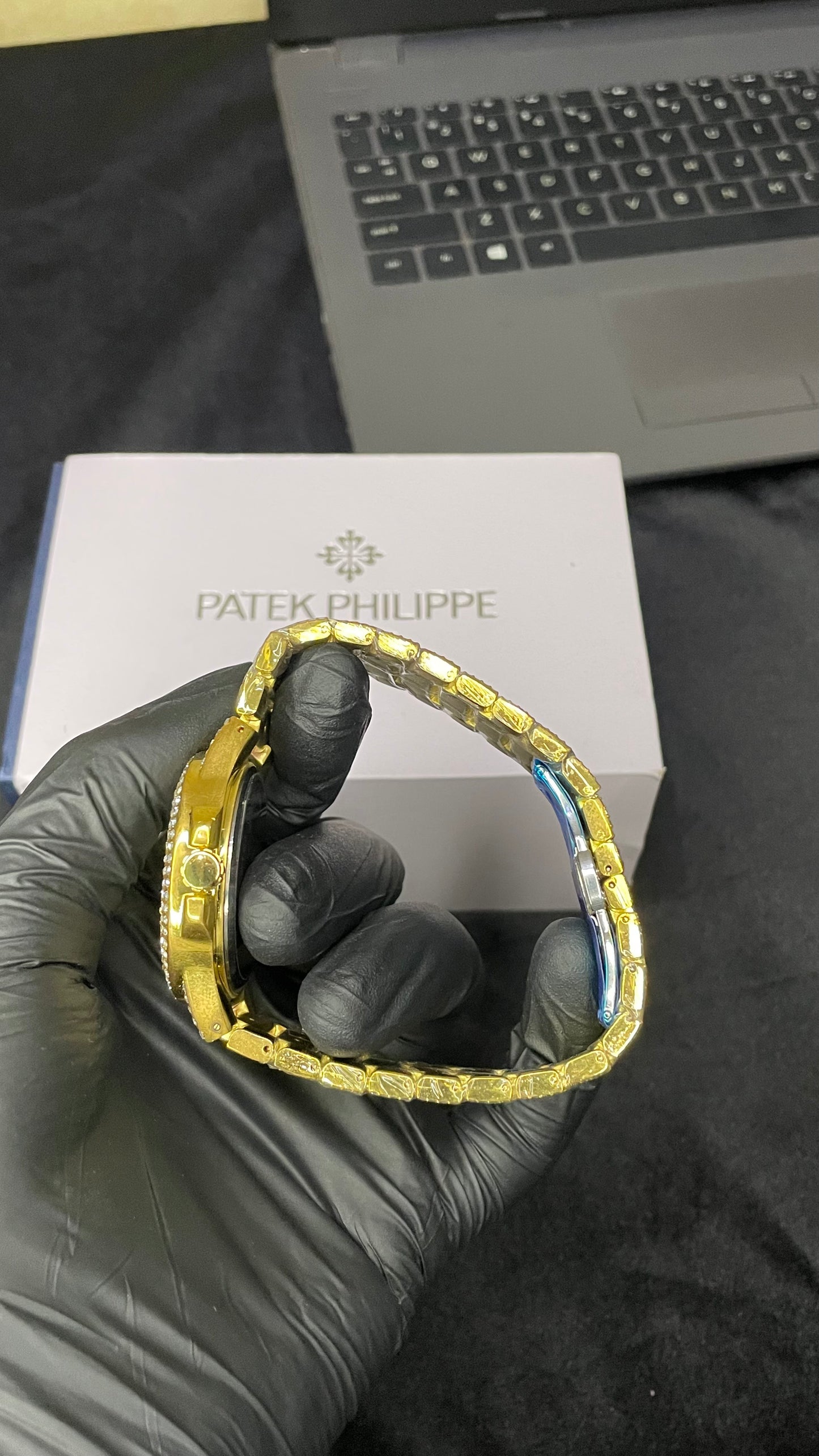 PATEK PHILLIPE (DIAMOND-GOLD)
