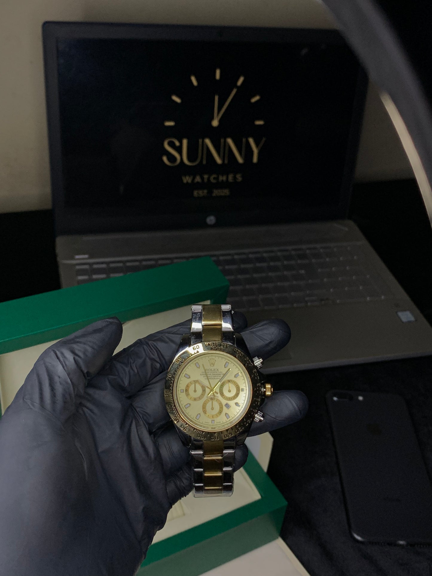 ROLEX DAYTONA (SILVER-GOLD)