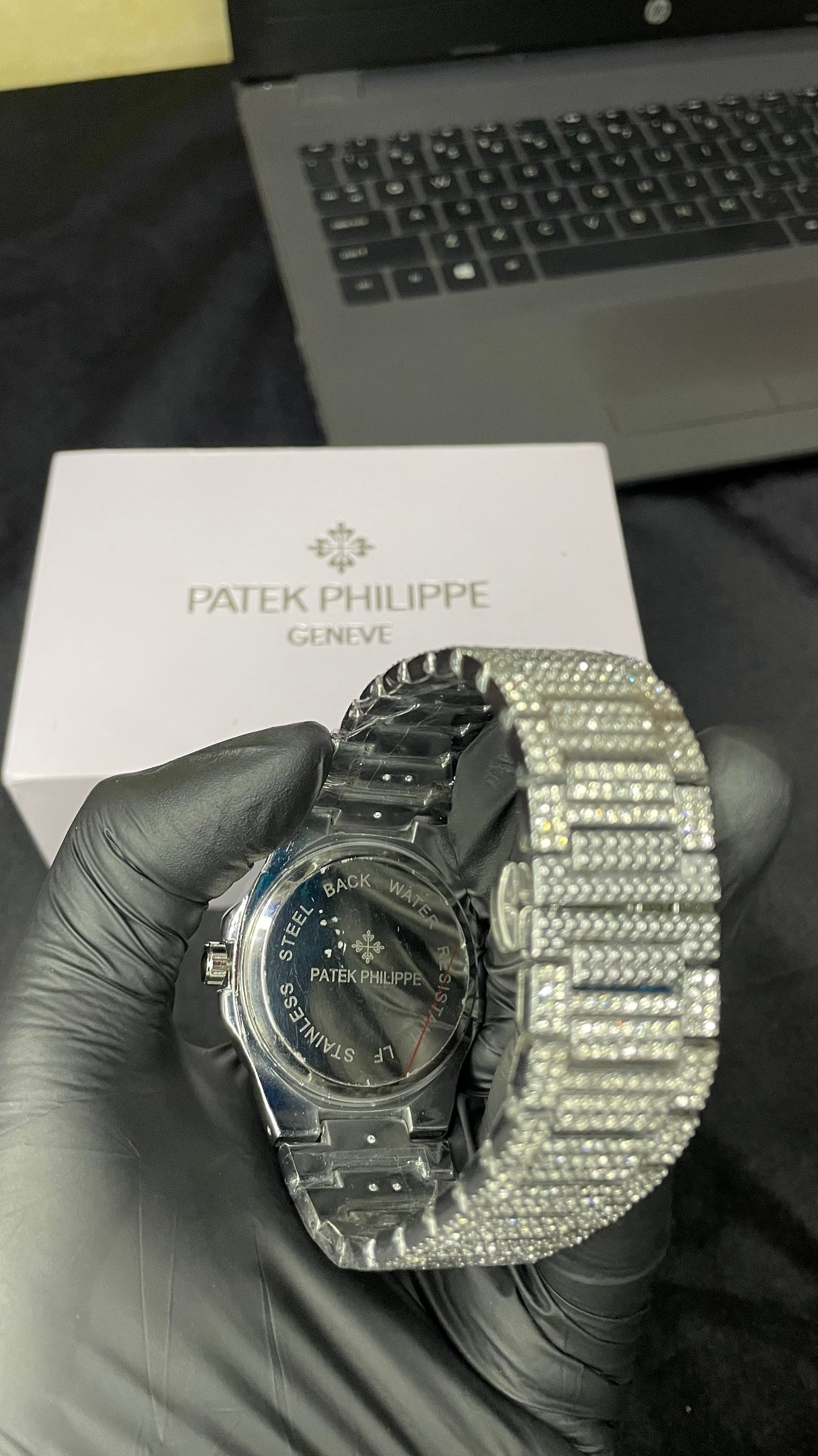 PATEK PHILLIPE (DIAMOND-SILVER)